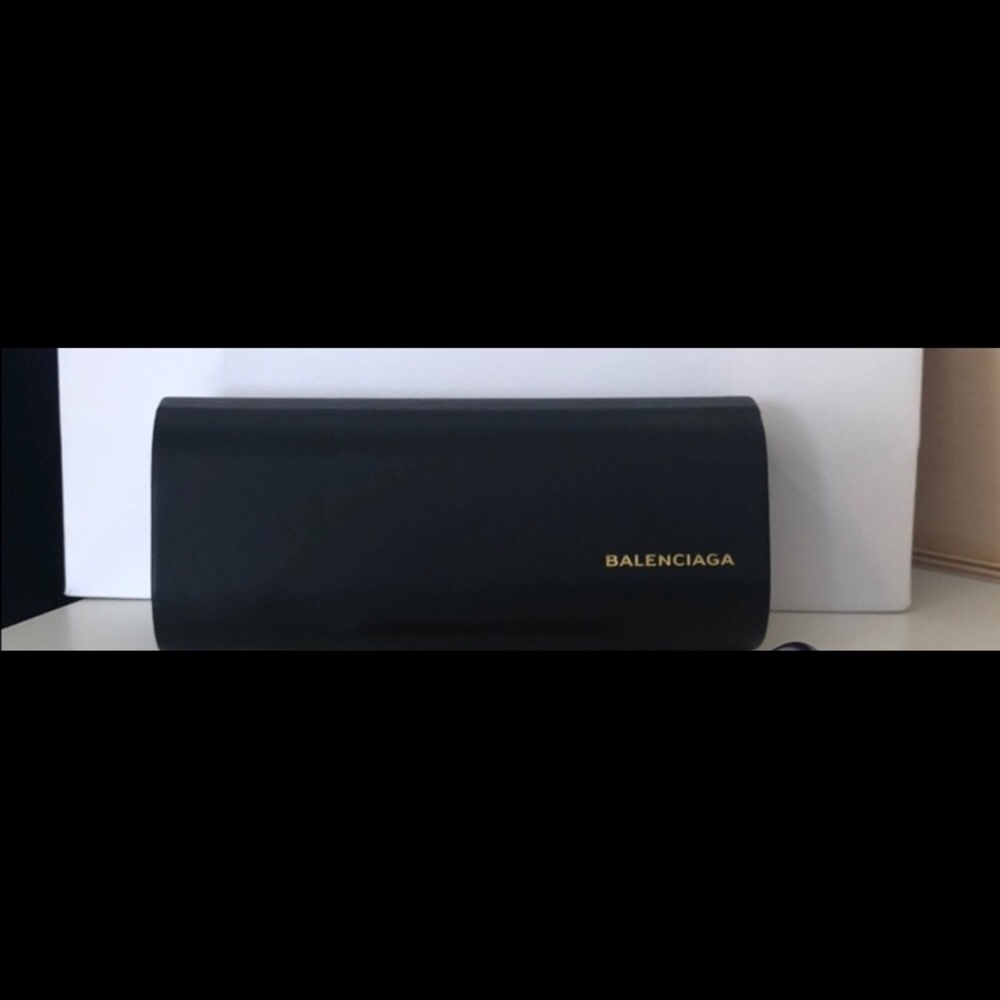 Sunglasses case